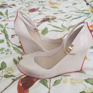 Melissa Shoes Patchuli X in size 9,color nude/red